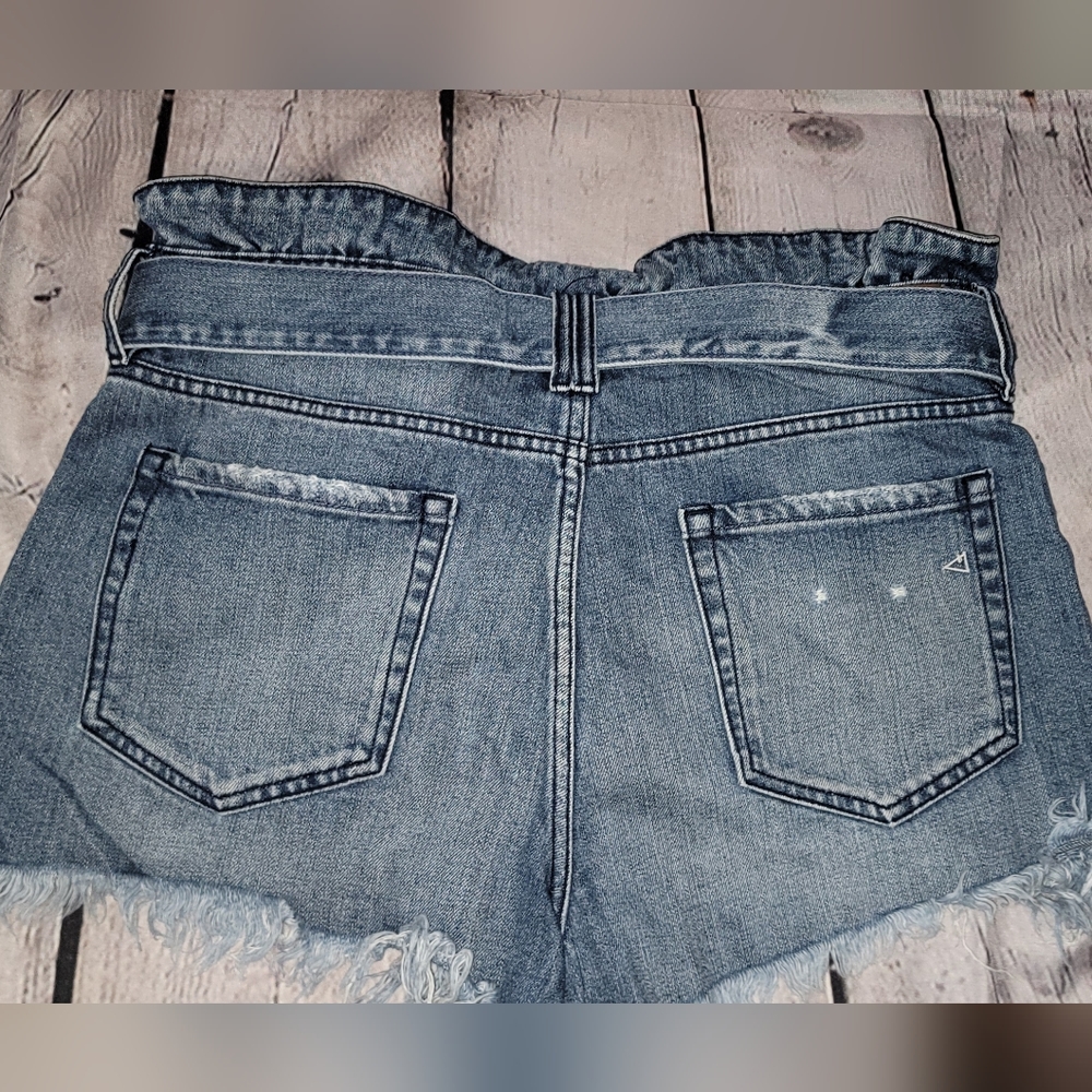 Shorts - Picture 5 of 5